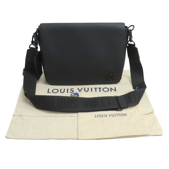 LOUIS VUITTON ルイ・ヴィトン テイクオフメッセンジャー ショルダーバッグ ブラック M57080 ICチップ メンズ【中古】【美品】
