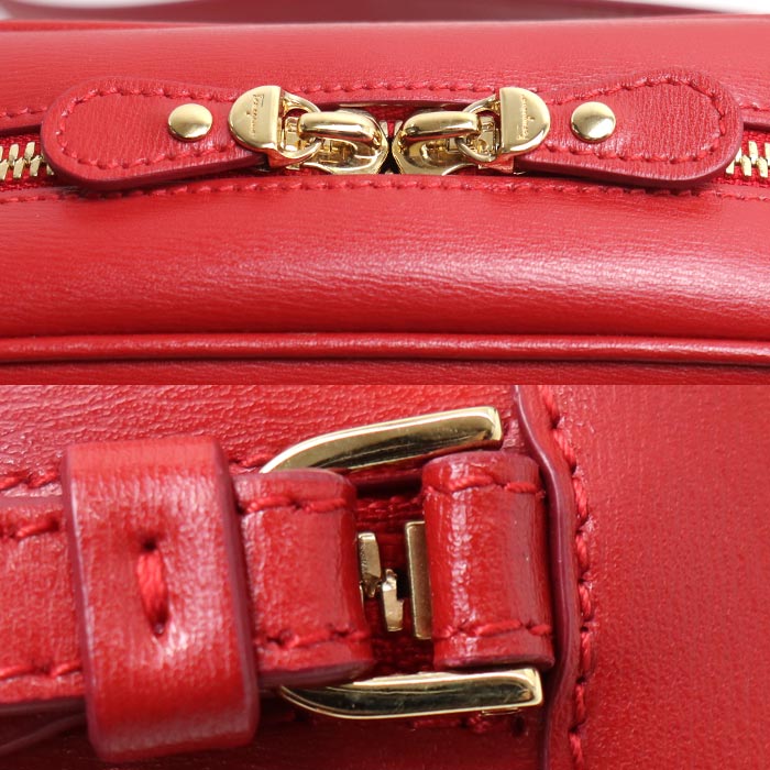 Salvatore Ferragamo サルヴァトーレフェラガモ ガンチーニ ショルダーバッグ レッド レディース【中古】【美品】
