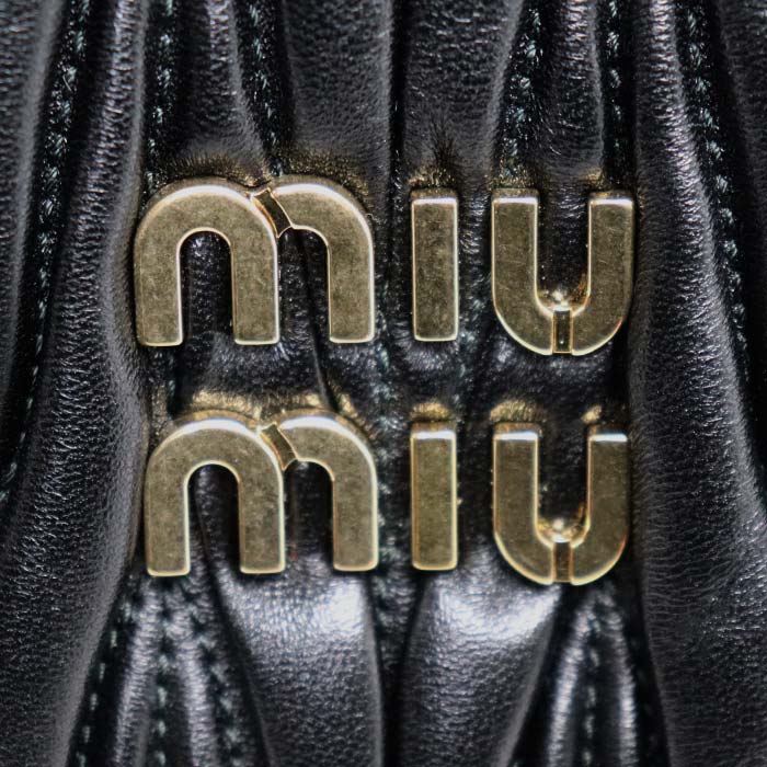 MIUMIU ミュウミュウ ワンダー マテラッセ レザー ホーボー スモール 2Wayショルダーバッグ ブラック 5BC125_AN88_F0002_V_OOY レディース【中古】【美品】
