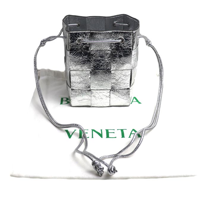 BOTTEGAVENETA ボッテガヴェネタ マキシイントレチャート カセット スモール ショルダーバッグ シルバー 752719 V2WG2 8101 レディース【中古】【美品】