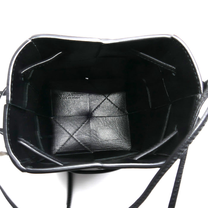 BOTTEGAVENETA ボッテガヴェネタ マキシ イントレチャート カセット ミニ ショルダーバッグ ブラック 680217 レディース【中古】【美品】