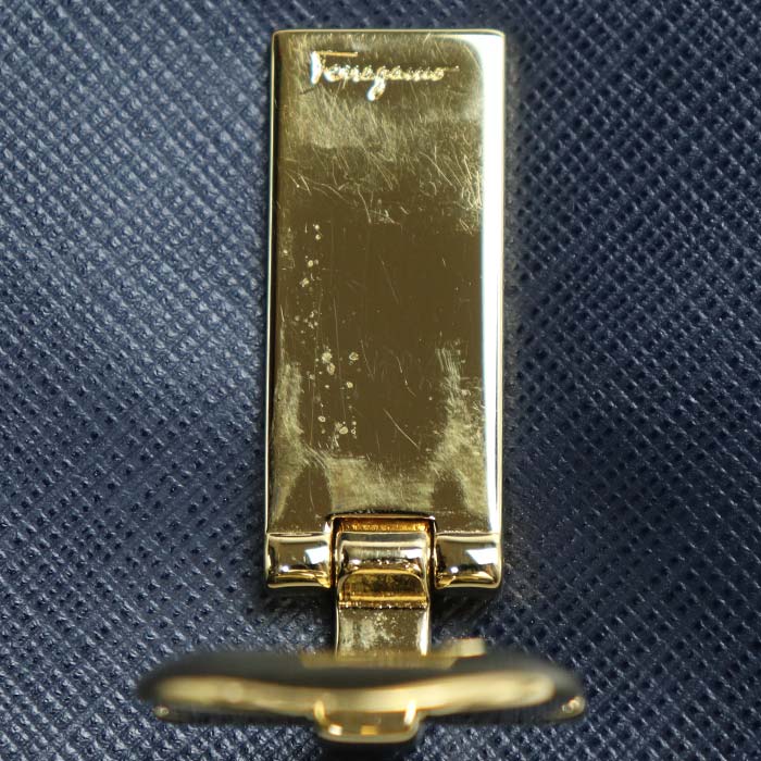 Salvatore Ferragamo サルヴァトーレフェラガモ ガンチーニ 二つ折り財布 ネイビー 224639 レディース【中古】