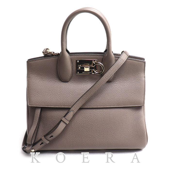Salvatore Ferragamo サルヴァトーレフェラガモ スタジオ スモール 2Wayショルダーバッグ グレージュ FZ-21 H159 レディース【中古】