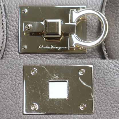 Salvatore Ferragamo サルヴァトーレフェラガモ スタジオ スモール 2Wayショルダーバッグ グレージュ FZ-21 H159 レディース【中古】