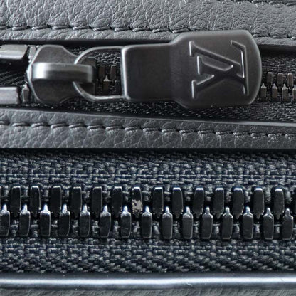 LOUIS VUITTON ルイ・ヴィトン ヘルメットバッグ ハンドバッグ モノグラムシャドウ ブラック M46554 ICチップ ユニセックス【中古】【美品】