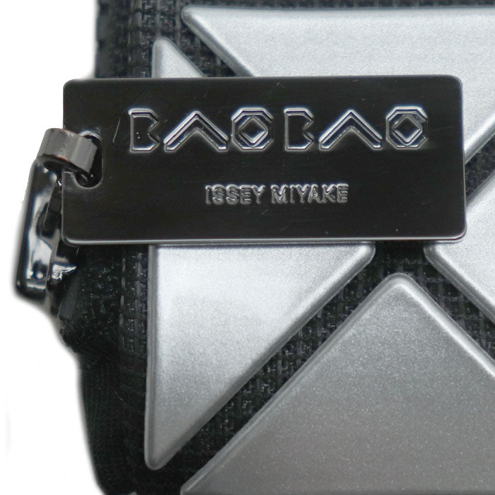 ISSEY MIYAKE イッセイミヤケ BAOBAO PRIZM ポーチ シルバー BB63-AG051 レディース【中古】【美品】