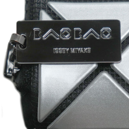 ISSEY MIYAKE イッセイミヤケ BAOBAO PRIZM ポーチ シルバー BB63-AG051 レディース【中古】【美品】