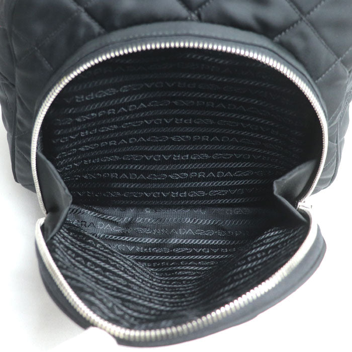 PRADA プラダ キルティング バックパック リュック・デイパック ブラック 1BZ066 2AS3 F0002 ミニリュック レディース【中古】