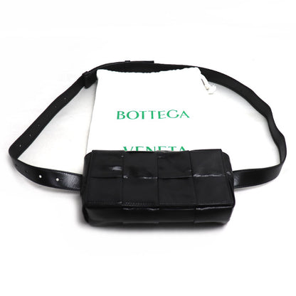 BOTTEGAVENETA ボッテガヴェネタ マキシイントレチャート カセット ボディバッグ ブラック 651053VCQ728803 メンズ【中古】【美品】