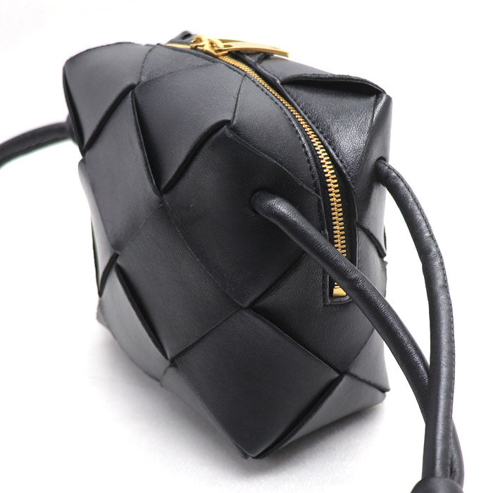 BOTTEGAVENETA ボッテガヴェネタ マキシイントレチャート ミニ カセット カメラバッグ ショルダーバッグ ブラック 701915 VCQC2 レディース【中古】