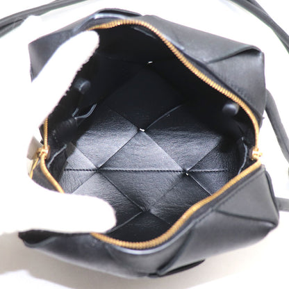 BOTTEGAVENETA ボッテガヴェネタ マキシイントレチャート ミニ カセット カメラバッグ ショルダーバッグ ブラック 701915 VCQC2 レディース【中古】