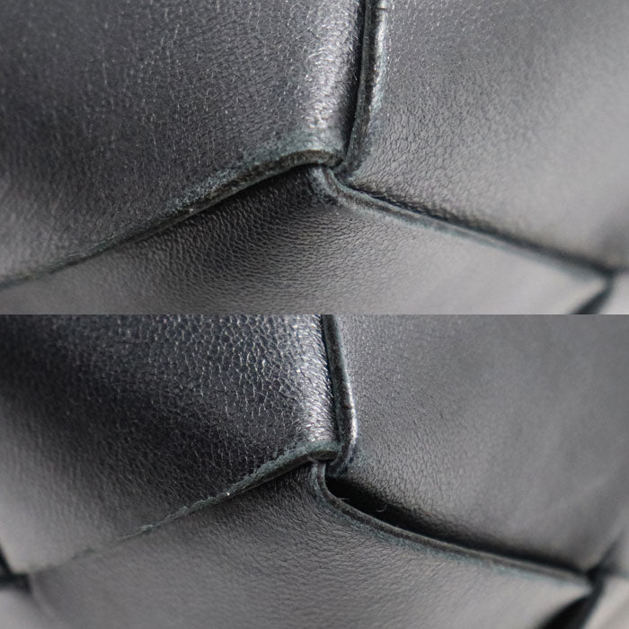 BOTTEGAVENETA ボッテガヴェネタ マキシイントレチャート ミニ カセット カメラバッグ ショルダーバッグ ブラック 701915 VCQC2 レディース【中古】