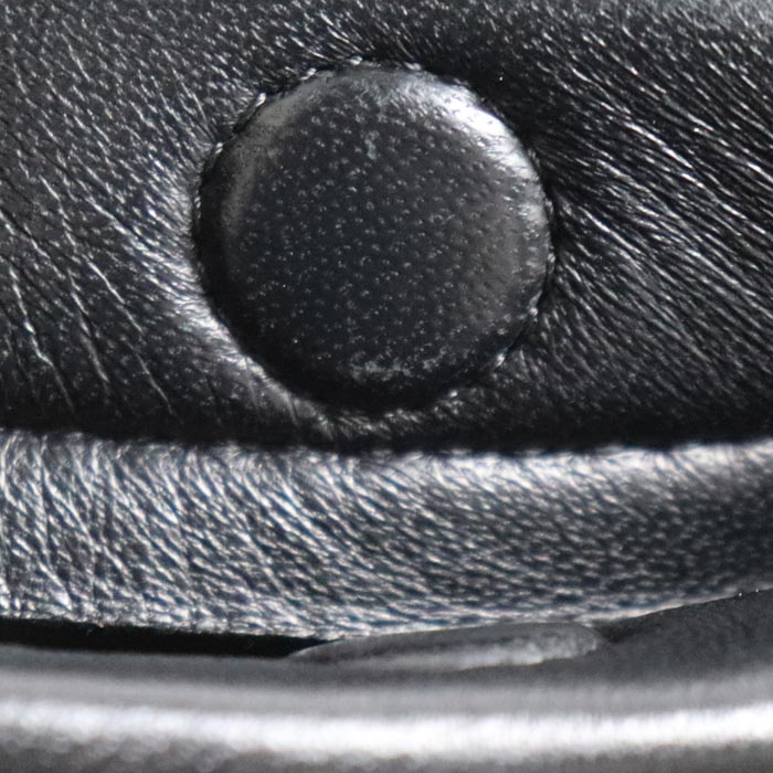 MAISON MARGIELA メゾンマルジェラ 4ステッチ パデットショルダー ショルダーバッグ ブラック S35WG0160 P2950 T8013 ユニセックス【中古】【美品】