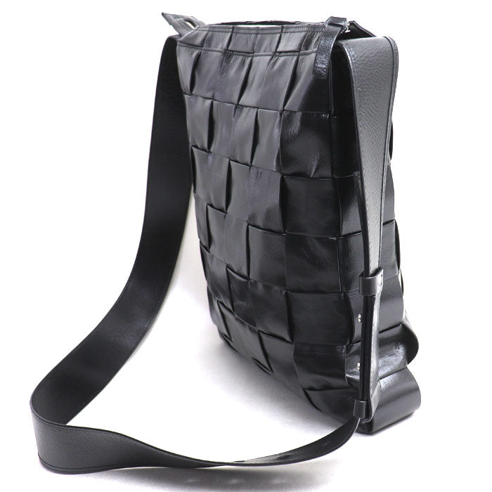 BOTTEGAVENETA ボッテガヴェネタ マキシイントレチャート カセット ショルダーバッグ ブラック 651480 VCQ71 8803 メンズ【中古】【美品】