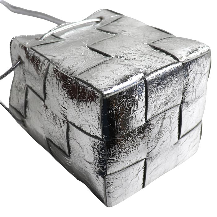 BOTTEGAVENETA ボッテガヴェネタ マキシイントレチャート カセット スモール ショルダーバッグ シルバー 752719 V2WG2 8101 レディース【中古】【美品】