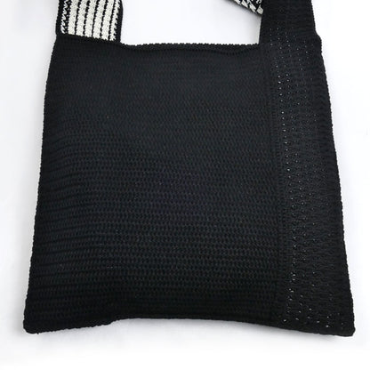 CELINE セリーヌ ロゴ クロシェ コットン ショルダーバッグ ブラック×ホワイト 2ADCS817X.38EC レディース【中古】【極美品】