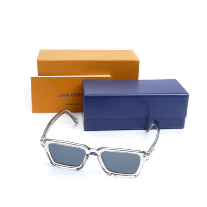 LOUIS VUITTON ルイ・ヴィトン LV シグネチャー スクエア サングラス グレー Z1975U 8FJ 52□18 150 RZ2263  ユニセックス【中古】【美品】