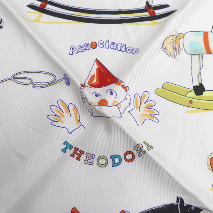 HERMES エルメス カレ90 THEODORA テオドラ teodoraRaconte moi le Cheval スカーフ ホワイト/ブルー レディース【中古】