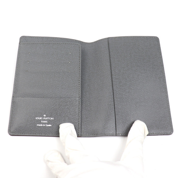 LOUIS VUITTON ルイ・ヴィトン クーヴェルテュール パスポートケース タイガ グレー M32647 CA0152 ユニセックス【中古】【美品】