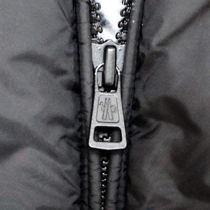 MONCLER モンクレール MONTCLA ダウンジャケット ブラック J20911B56900 IC 
7 JPタグ メンズ【中古】【美品】